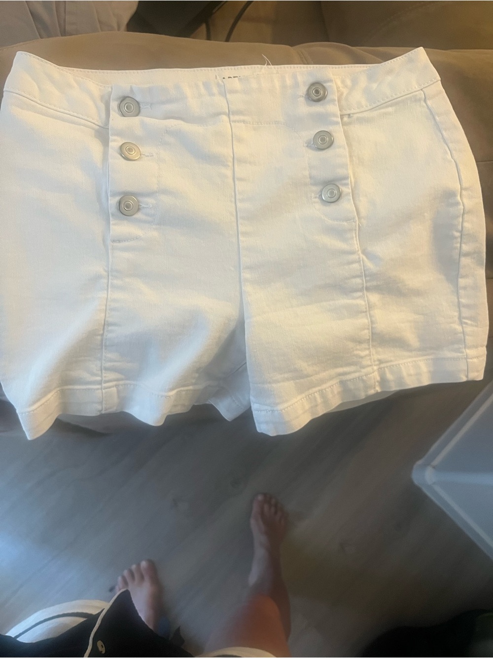 Artisan Ny White High-Waist Button-Front Shorts